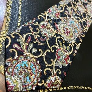 Luxury Paisley